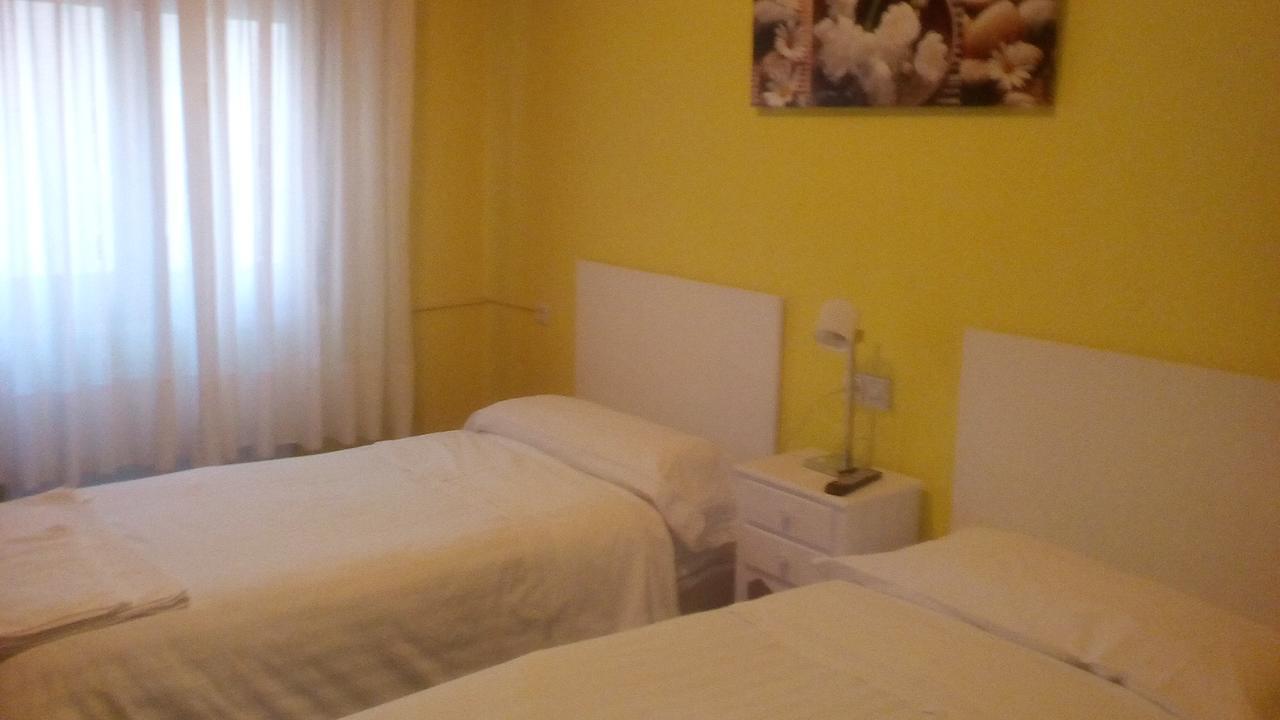 Pension Room Pamplona Bagian luar foto
